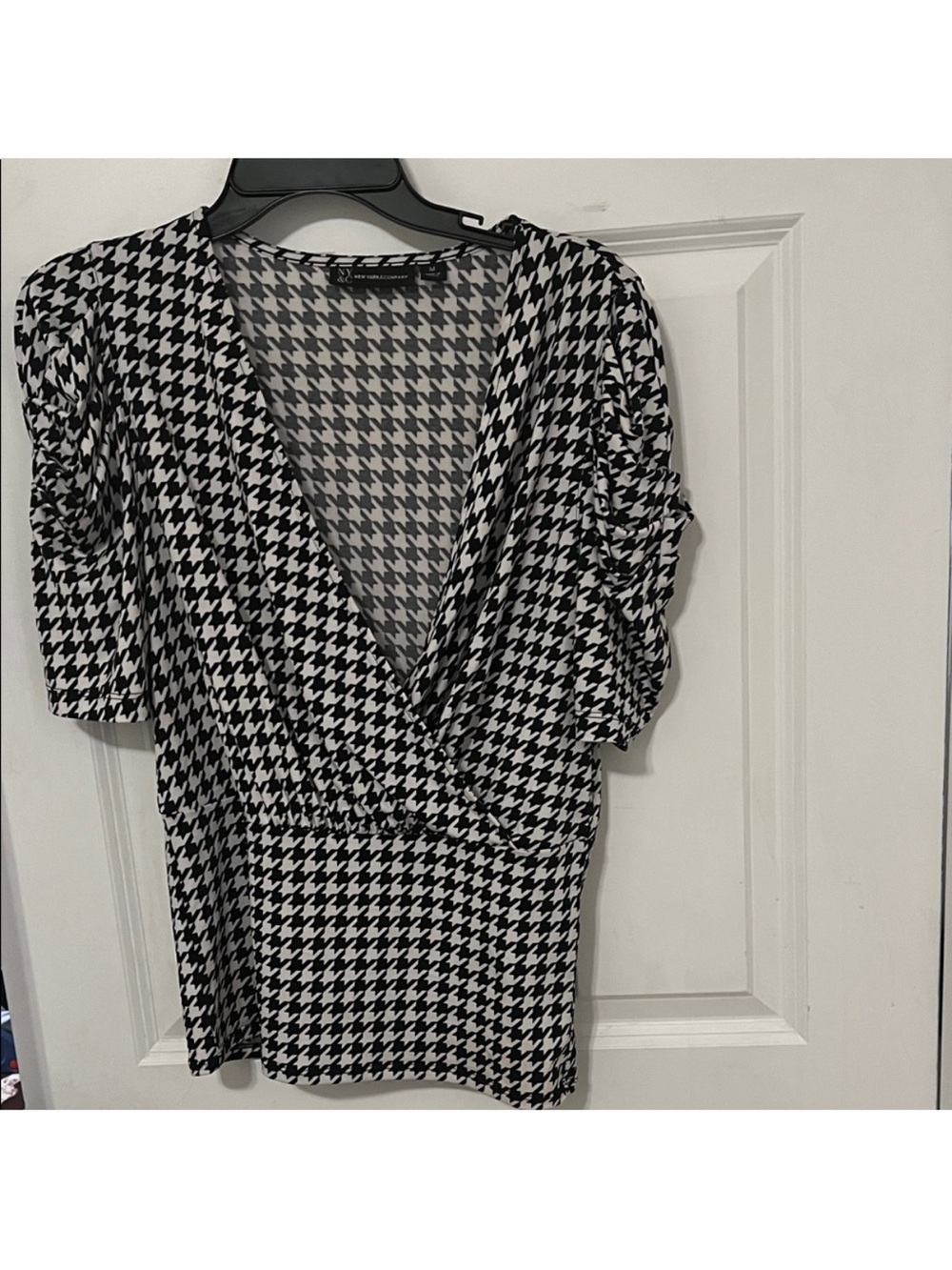 New York & Company Black and White Houndstooth Top